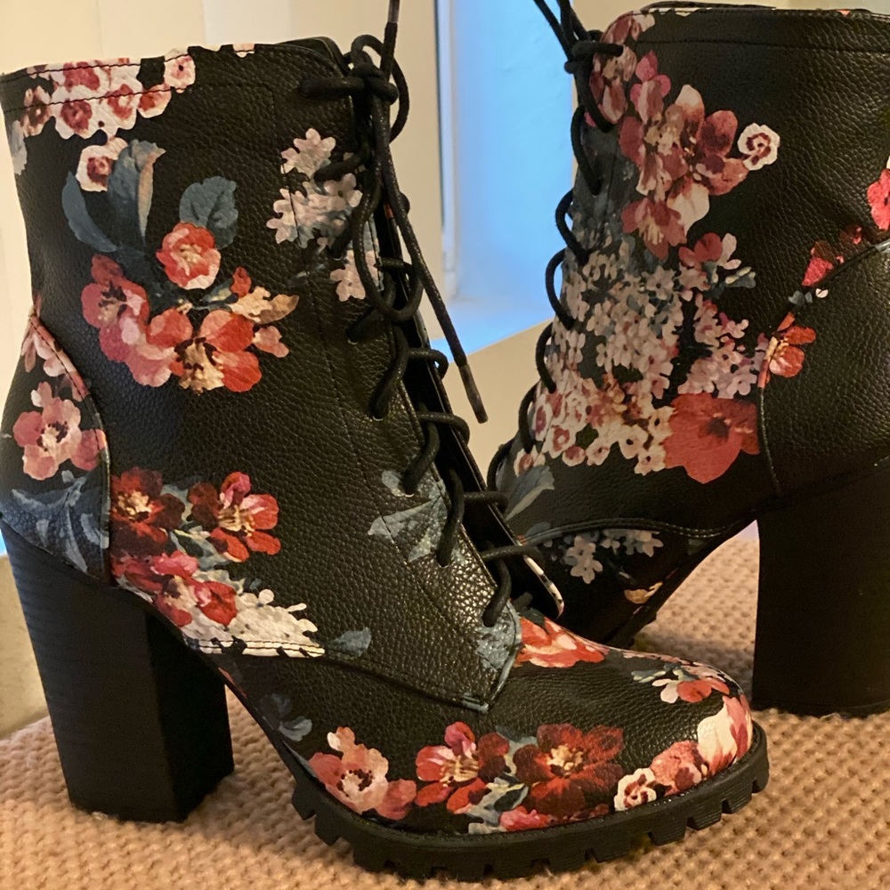 Floral heeled boots